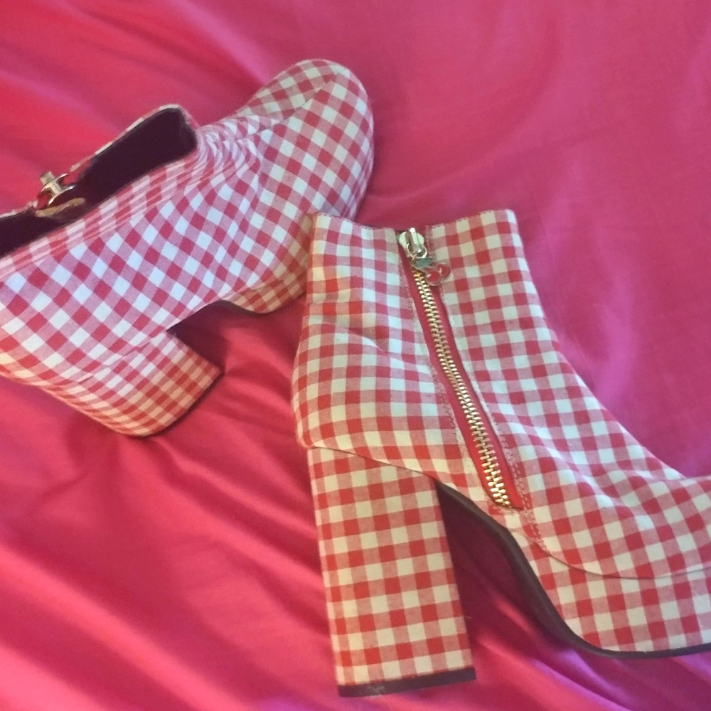 Red & White Gingham Platform Boots Size 9 Cherry Super Cute